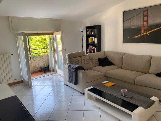 Appartamento in vendita di 75 m² in Via per Cantù, 4