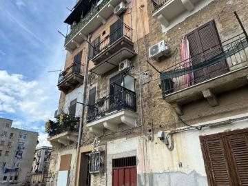 Appartamento in vendita di 75 m² in Via Re Manfredi, 53