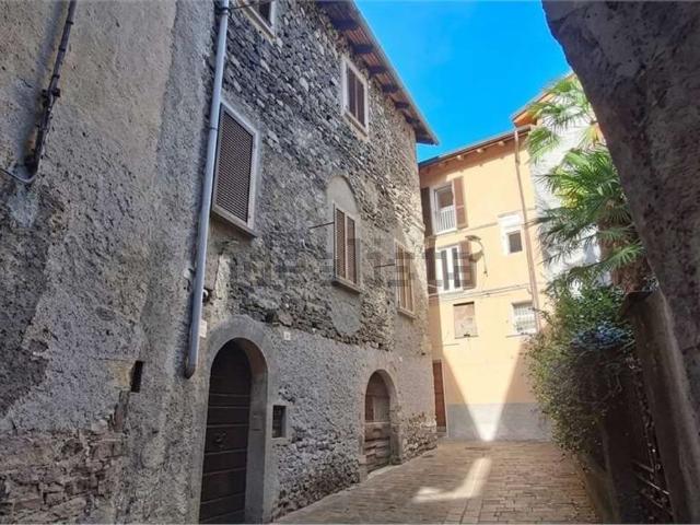 Appartamento in vendita di 75 m² in Via Regina Ponente, 13