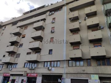 Appartamento in vendita a Via Sampolo