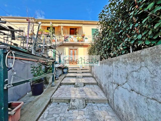 Appartamento in vendita di 75 m² in Via Sarzanese Nord, 42