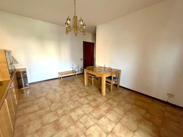 Appartamento in vendita di 75 m² in Viale Ciro Menotti, 57