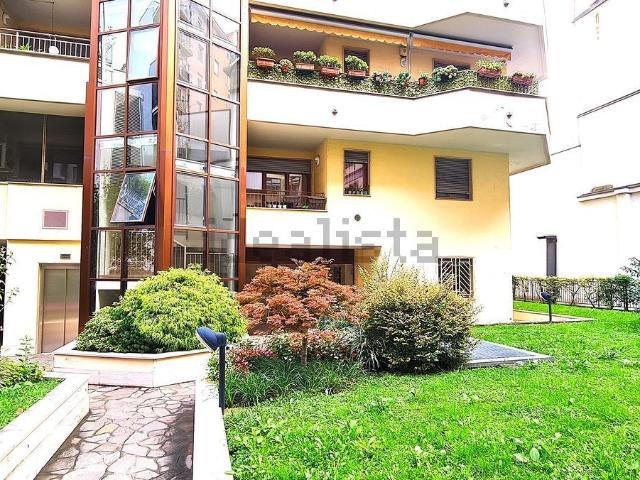 Appartamento in vendita di 75 m² in Viale Corsica, 55