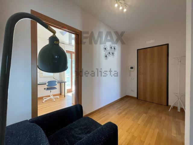 Appartamento in vendita di 75 m² in Viale del Geranio, 2