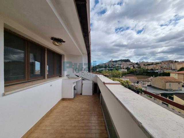 Appartamento in vendita di 75 m² in Viale Tiro a Segno