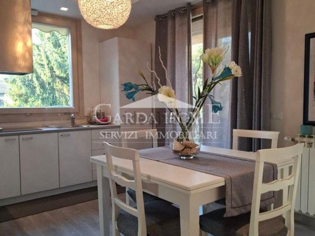Appartamento in vendita di 75 m² in Viale Ugo Foscolo