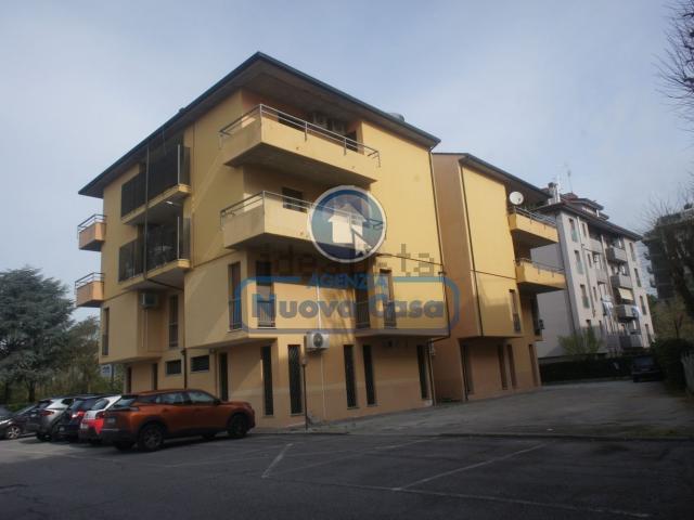 Appartamento in vendita di 75 m² in Viale Vincenzo Randi, 44