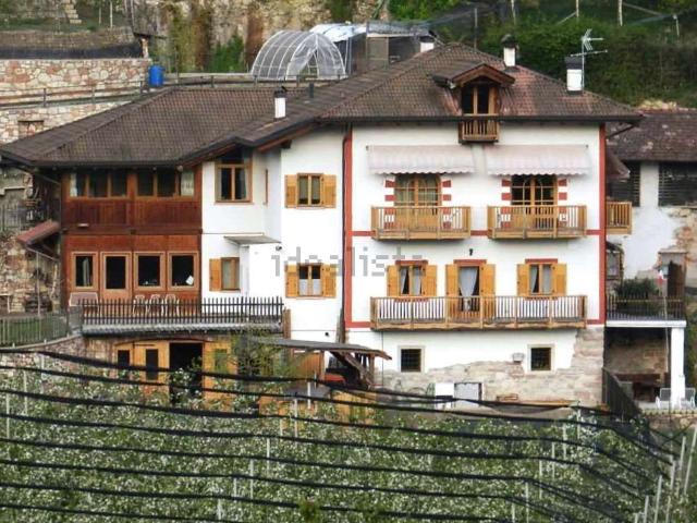 Appartamento in vendita di 760 m² in Via Cogól, 12