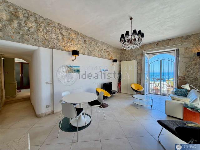 Appartamento in vendita di 76 m² in Lungomare d&apos Ortigia