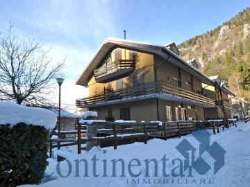 Appartamento in vendita di 76 m² in Via Corna Badile, 1