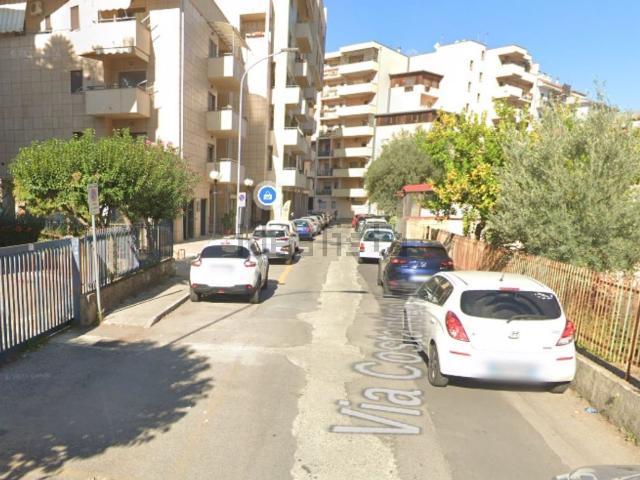 Appartamento in vendita di 76 m² in Via Costantino Mortati