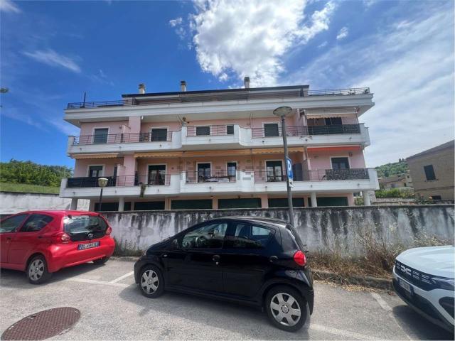 Appartamento in vendita di 76 m² in Via Europa, 33