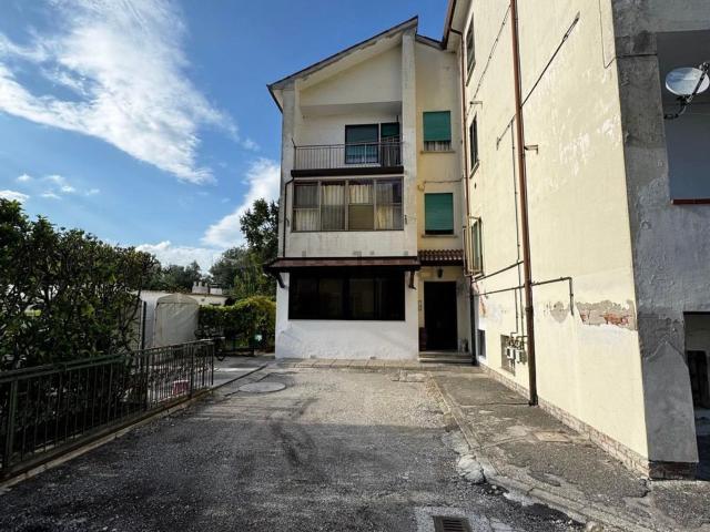 Appartamento in vendita di 76 m² in Via Giacomo Matteotti, 155