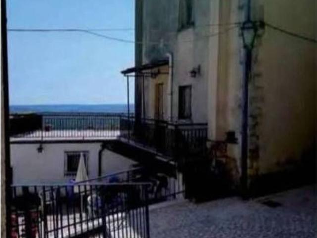 Appartamento in vendita di 76 m² in Via I Salita San Nicola, 16