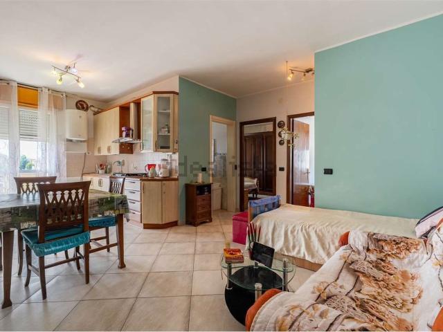Appartamento in vendita di 76 m² in Via mare Tirreno, 25