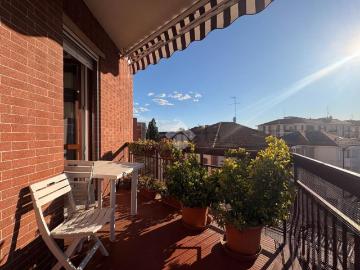 Appartamento in vendita di 76 m² in Via Michelangelo Buonarroti, 21
