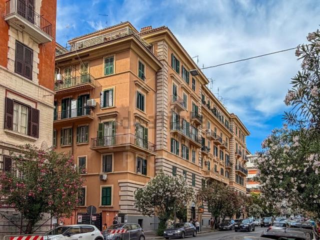 Appartamento in vendita di 76 m² in Via Nemorense