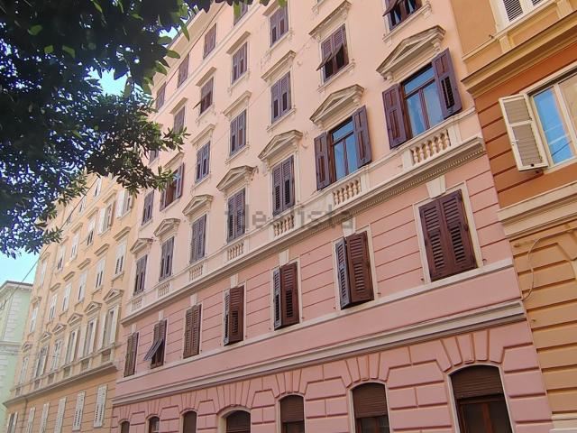 Appartamento in vendita di 76 m² in Via Ruggero Manna, 18