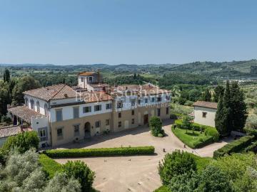 Appartamento in vendita di 770 m² in Via di Terzano