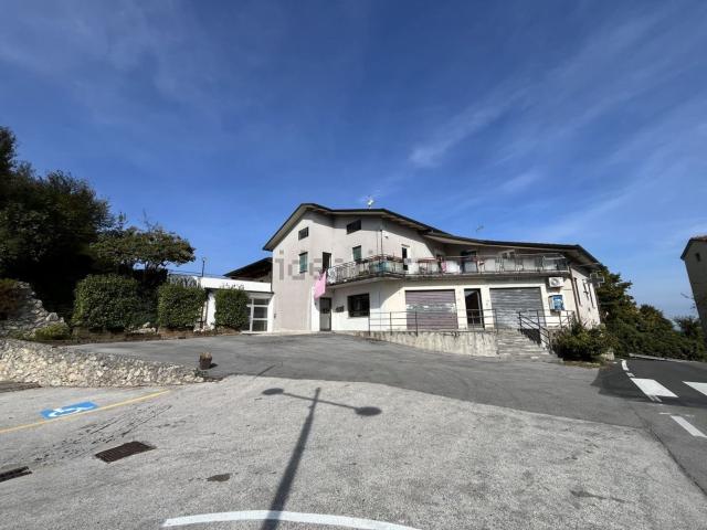 Appartamento in vendita di 780 m² in Via Chiesa, 62