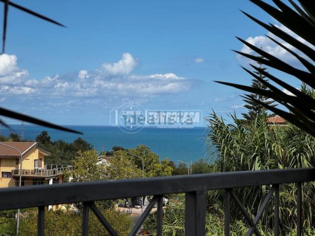 Appartamento in vendita di 78 m² in Contrada Lazzaretto, 63