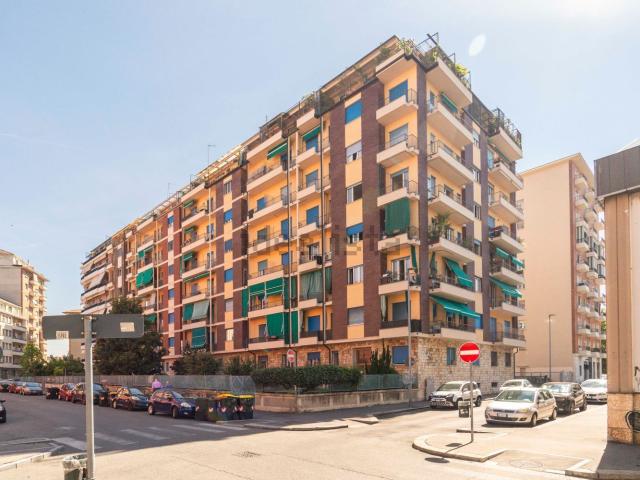 Appartamento in vendita di 78 m² in Via Aosta, 44