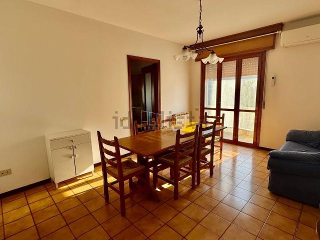 Appartamento in vendita di 78 m² in Via Costituzione, 63