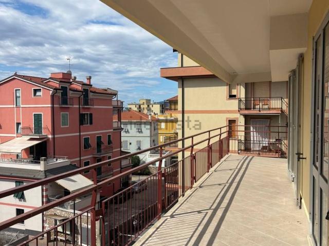 Appartamento in vendita di 68 m² in Via della Cornice, 16