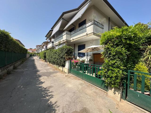 Appartamento in vendita di 78 m² in Via Don Innocenzo Lazzeri, 19