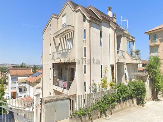Appartamento in vendita di 78 m² in Via F. Turati, 205