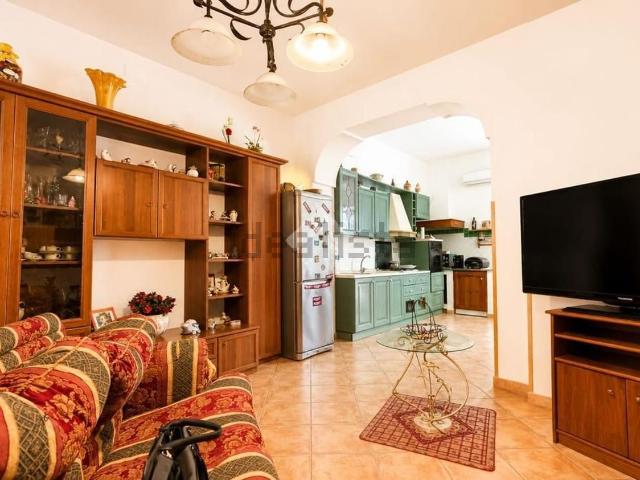 Appartamento in vendita di 79 m² in Piazza Mandorle, 33