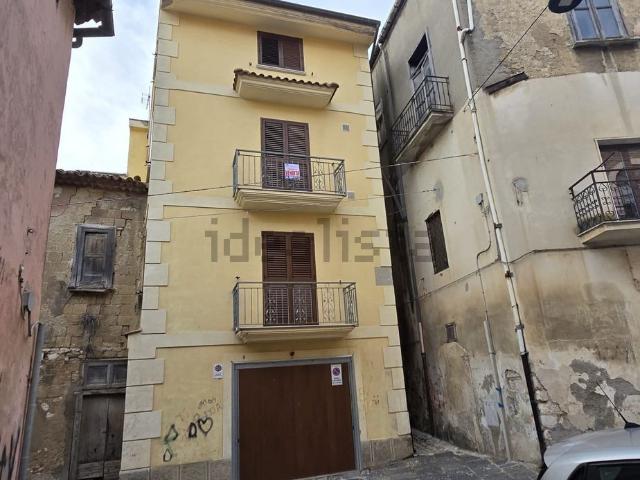 Appartamento in vendita di 79 m² in Vico Ercolano, 12