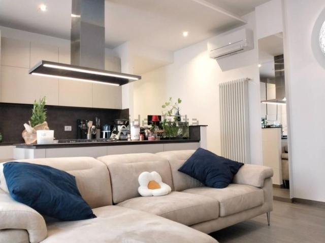 Appartamento in vendita di 79 m² in Via Villagrande, 37