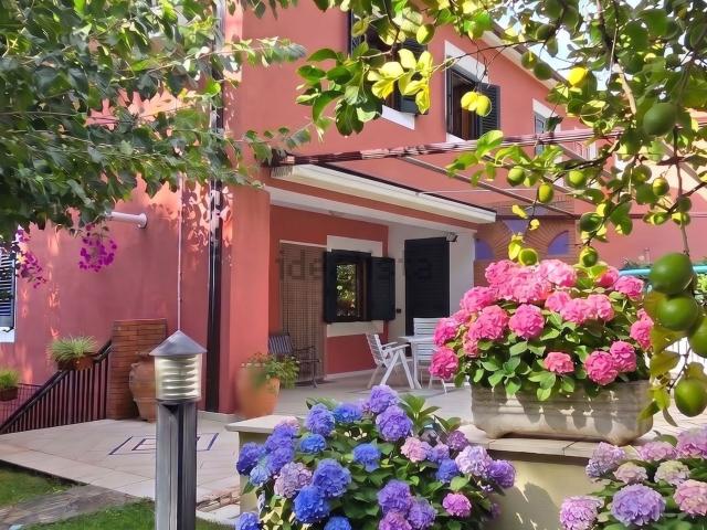 Appartamento in vendita di 79 m² in Via della Stazione, 121