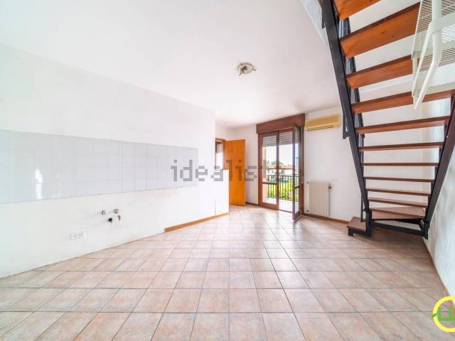 Appartamento in vendita di 79 m² in Via Mezana