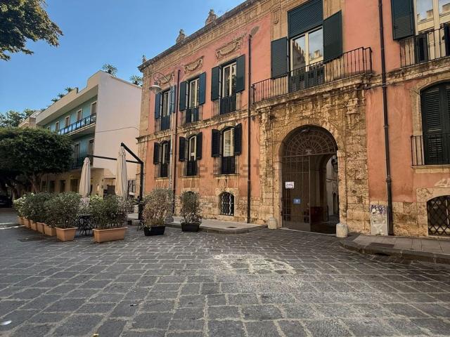 Appartamento in vendita di 83 m² in Largo San Giacomo, 19