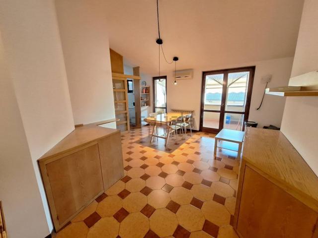 Appartamento in vendita di 83 m² in Via Trieste, 2