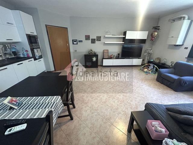 Appartamento in vendita di 83 m² in Via Azzo Porzio, 148