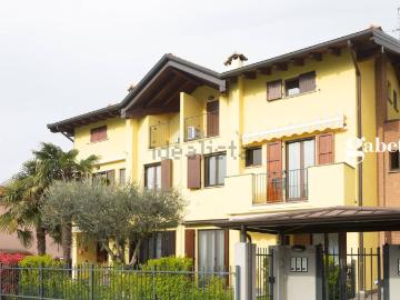Appartamento in vendita di 83 m² in Via degli Alpini, 38