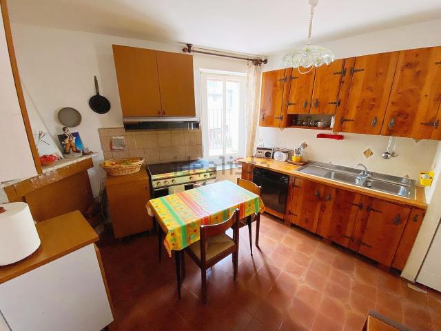 Appartamento in vendita di 83 m² in Via Guiseppe Garibaldi Vico II, 4