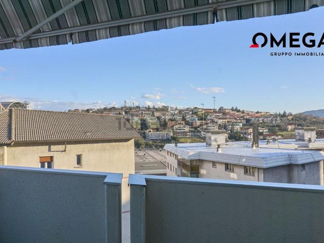 Appartamento in vendita di 83 m² in Via Luigi de Jenner, 4
