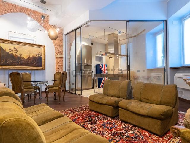 Appartamento in vendita di 83 m² in Via Pirola