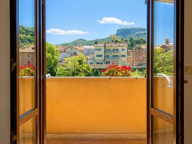 Appartamento in vendita di 83 m² in Via San Serafino da Montegranaro, 37