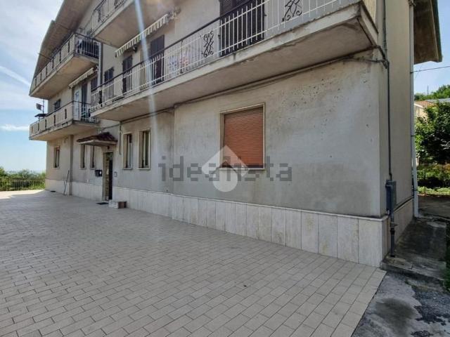 Appartamento in vendita di 80 m² in Contrada Bora, 1