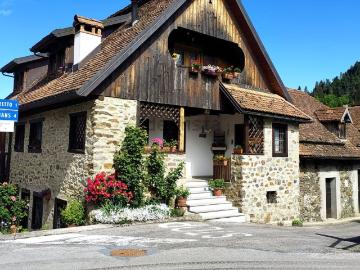 Appartamento in vendita di 80 m² in Frazione Tualis, 6