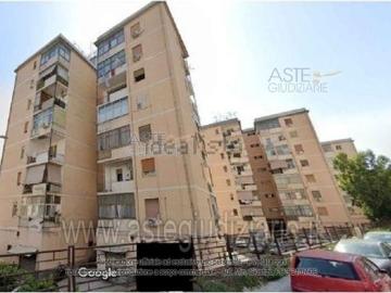 Appartamento in vendita di 80 m² in Largo Campania, 68