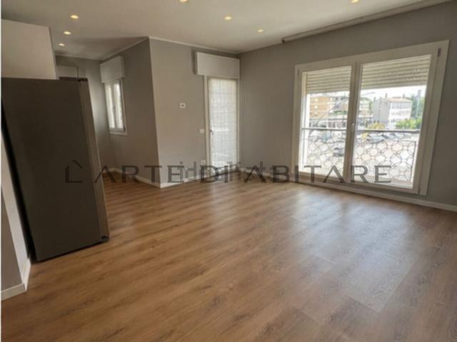 Appartamento in vendita di 80 m² in Piazza XXVII Ottobre