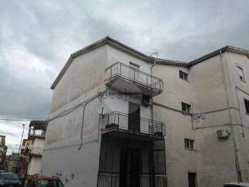 Appartamento in vendita di 80 m² in Piazza Dante, 15