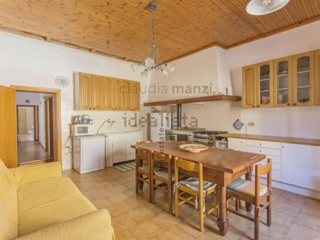 Appartamento in vendita di 80 m² in Piazza della Chiesa, 1