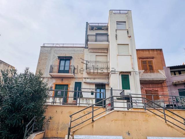 Appartamento in vendita di 80 m² in Piazza Principessa Stefania Ganci, 6